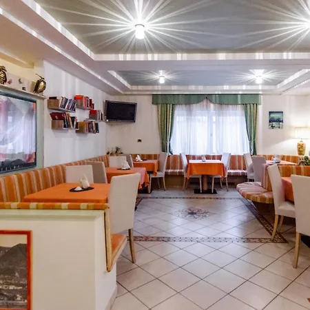 阿尔贝尔格阿拉图里西格勒依姆特尔姆酒店 酒店